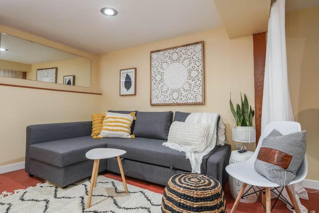 #stayinmydistrict Woodlawn Eclectic -walk To Dekum Apartment Portland